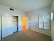Photo - 616 E Walnut St