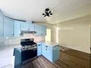 Photo - 1570 Locust St