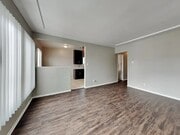 Photo - 1520 E L St House
