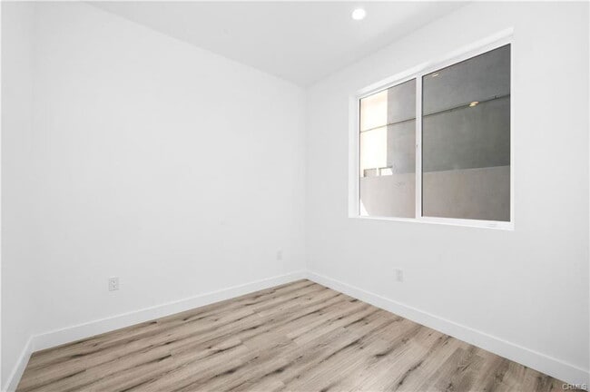 Photo - 5000 Cleon Ave