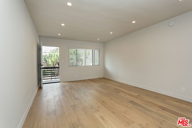 Building Photo - 11680 Ohio Ave Unit 201