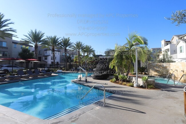 Photo - 535 S Motif St