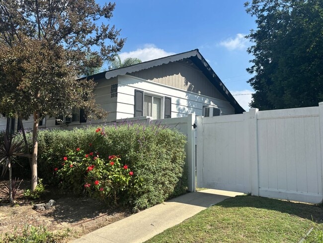 Photo - Ontario, 2008-2012 Unit 2010