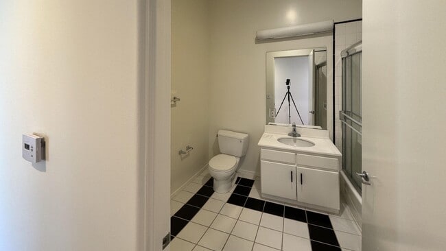 Photo - 133 S Flores St