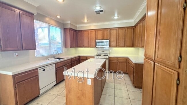 Photo - 8431 Newburgh St