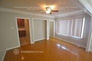 Photo - 1017 W 73rd St