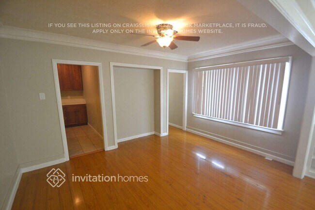 Photo - 1017 W 73rd St