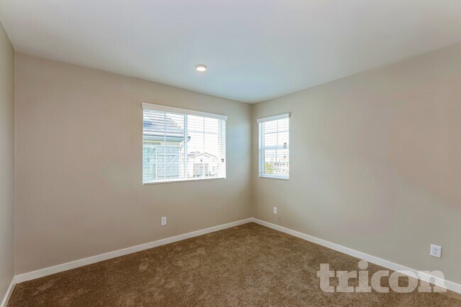 Photo - 31585 Dwight Dr