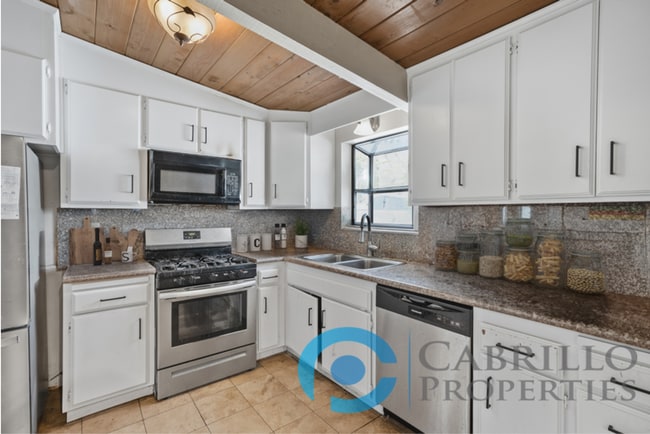 Photo - Gorgeous 5bd/3ba house walking distance to SDSU w/ Pool