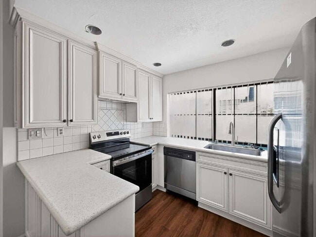 Building Photo - 1700 W Cerritos Ave