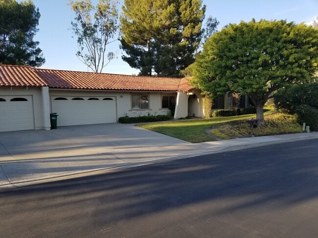 Building Photo - Wonderful 3 Bed 2 Bath Home In Casta Del Sol of Mission Viejo