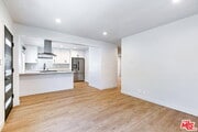 Photo - 10420 Regent St