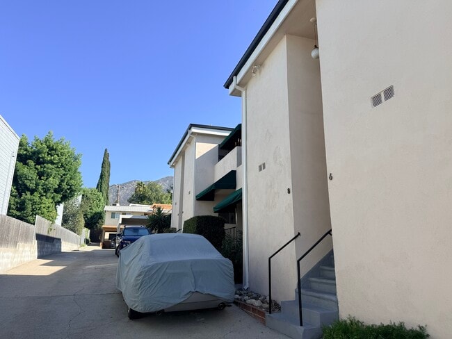 Photo - 3055 Foothill Blvd, La Crescenta, CA