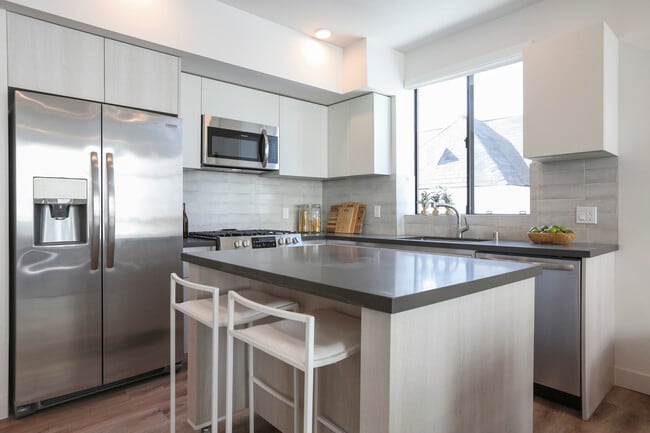 Photo - 740 S Ridgeley Dr Unit 101