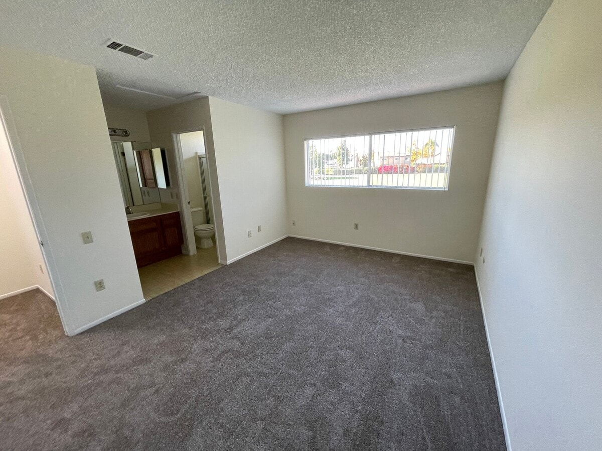 Photo - 3594 North Way