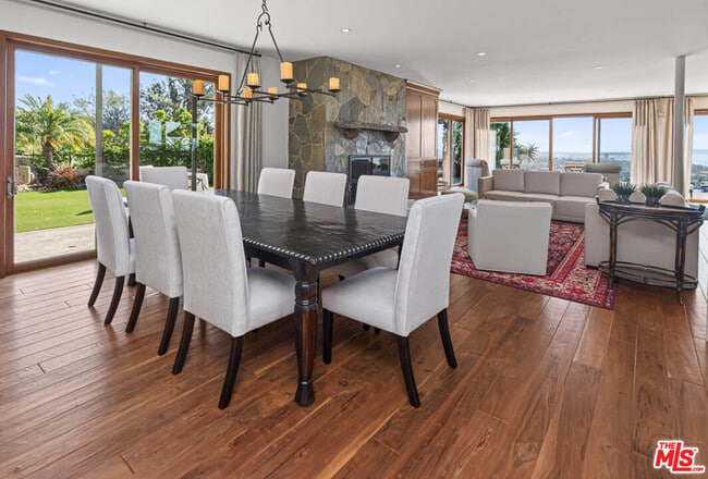 Photo - 1120 El Medio Ave