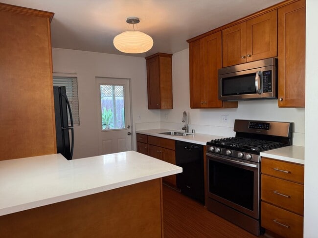 Photo - 1636 Grove St Unit 1636 Grove Street (3-4 C)