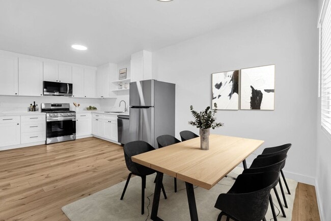 Photo - 468-72 W Los Angeles Dr Unit 7