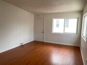 Photo - 2015 Plant Ave Apartments
