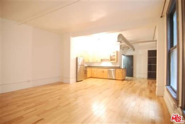 Photo - 108 W 2nd St Unit 404