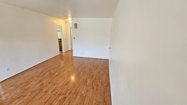 Photo - 1130 N Fuller Ave Unit 10