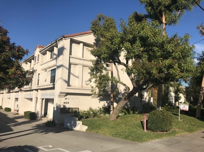 Photo - 653 Fairview Ave Townhome