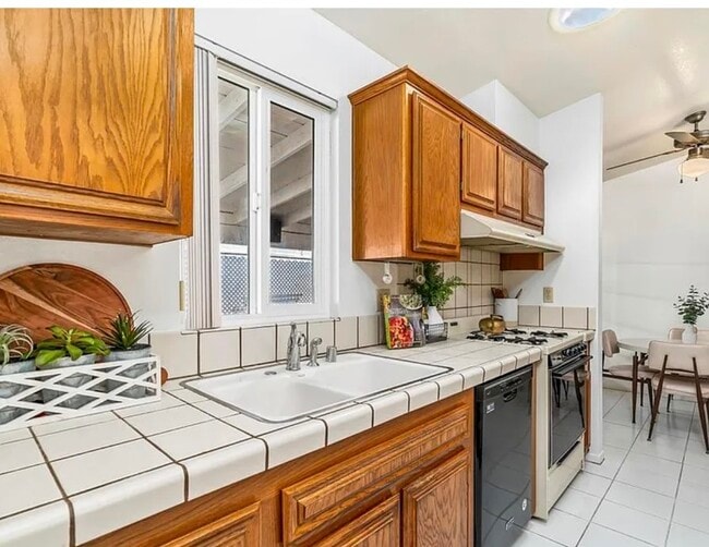 Photo - 2010 W San Marcos Blvd