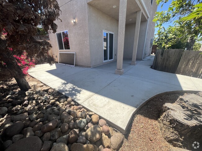Building Photo - 5436 Mary Lane Dr Unit 4 Bedrooms-3 Baths Rental