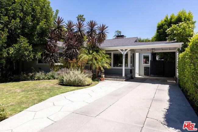 Photo - 4202 Benedict Canyon Dr House