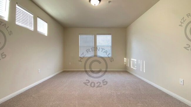 Photo - 12140 Moorpark St