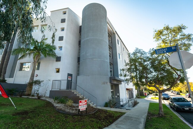 Photo - 16070 Sunset Blvd Apartments