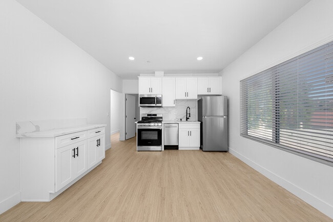 Photo - 402 Arbor Dr