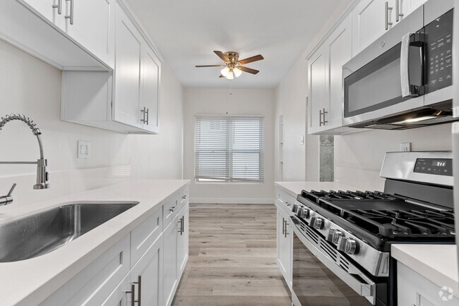 Building Photo - 722 Maine Ave Rental