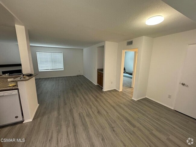 Building Photo - 13042 Riverside Dr Unit 104 Rental