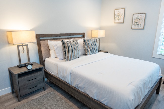 Photo - 18033 Duncan St