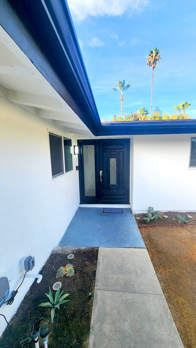 Photo - 20851 Jan St