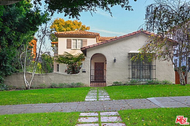 Building Photo - 466 S Beverwil Dr Rental