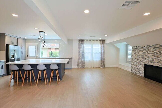 Photo - 12581 Foster Rd