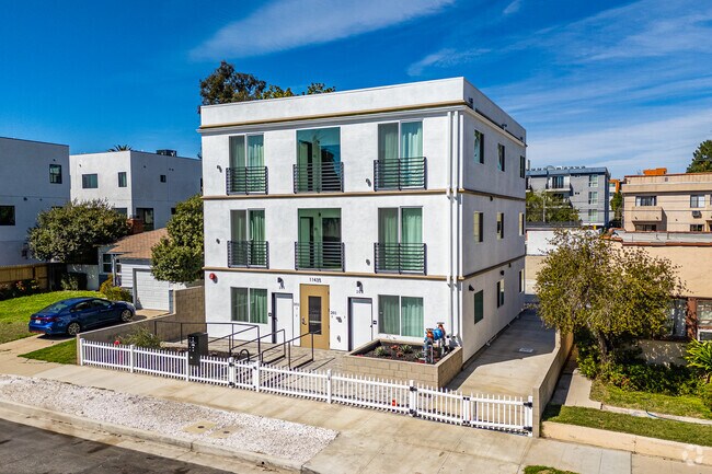 Building Photo - 11435 Cumpston St Rental