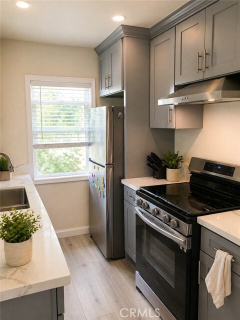 Photo - 112 Grandview St