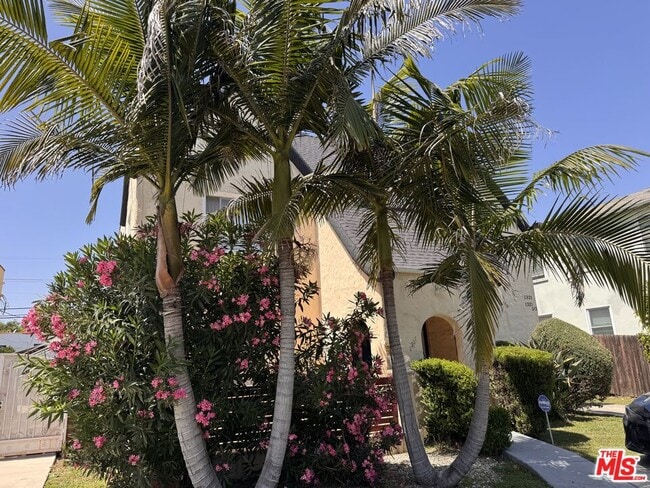 Photo - 1325 S Rimpau Blvd