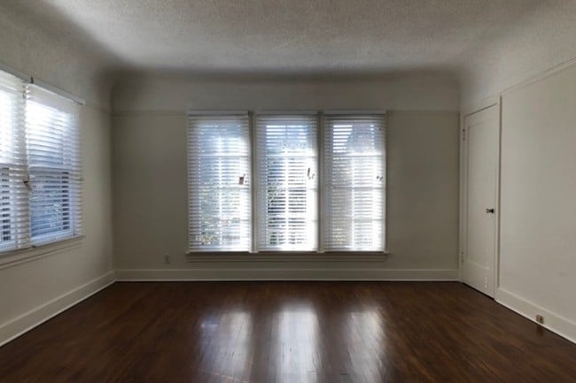 Huge bright Hardwood floor Living room. - 1134 N Gardner St Unit A
