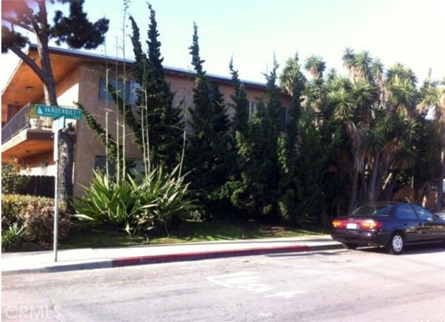 Photo - 2020 Vanderbilt Ln