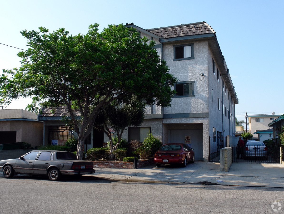 Photo - 4016 W. 137th St.