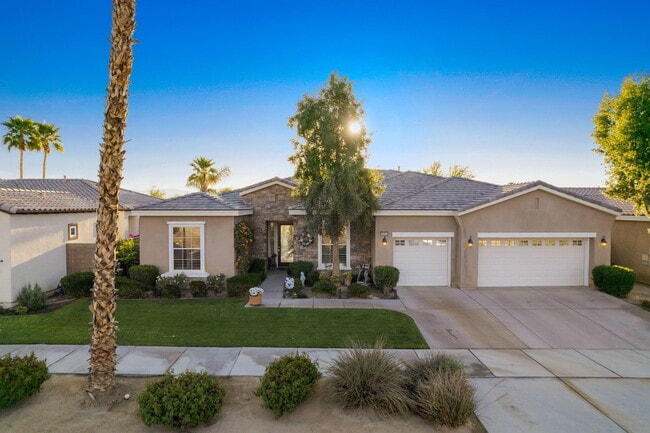 Photo - 60602 Juniper Ln