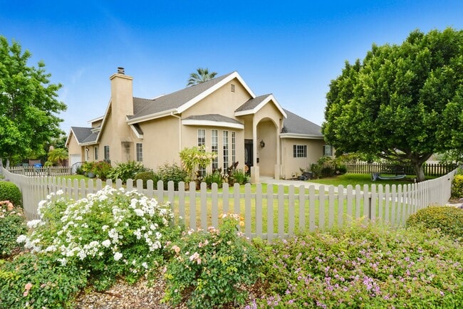 Gorgeous 3,000+ sq ft home in Glendora wit... - Gorgeous 3,000+ sq ft home in Glendora wit...