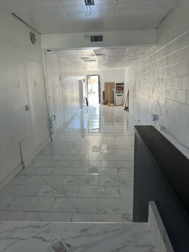 Photo - Commercial Unit for Rent in South Gate CA ...
