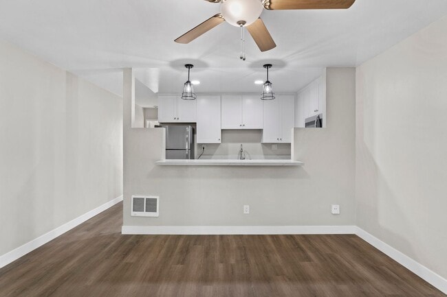 Photo - Point Loma Bay Apartments