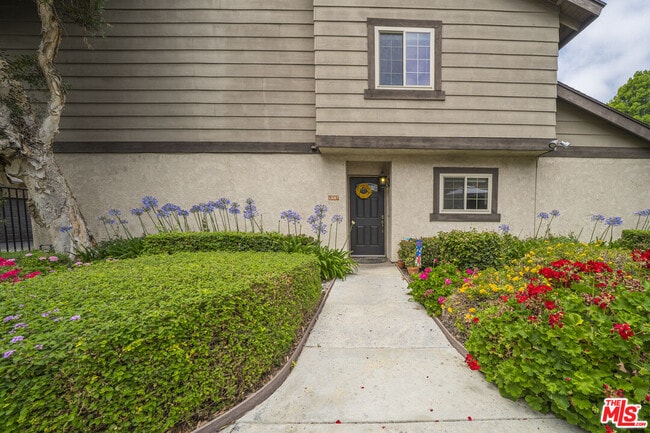Photo - 1507 W Lambert Rd Condo