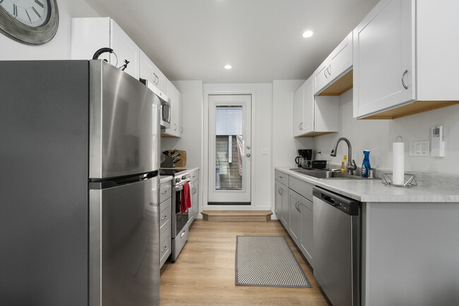 Photo - 825 Calle de Arboles